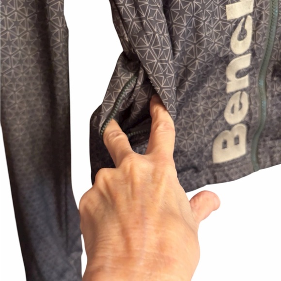 Bench Women's Asymmetric Zip-Up Jacket-Size Medium-Zip up-Embroidered Logo - Picture 8 of 13